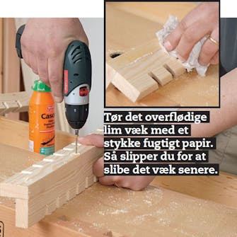 Hjørnelister til varmepumpeskjuler skrues sammen Hjørnelister til varmepumpeskjuler skrues sammen og danner en vinkel